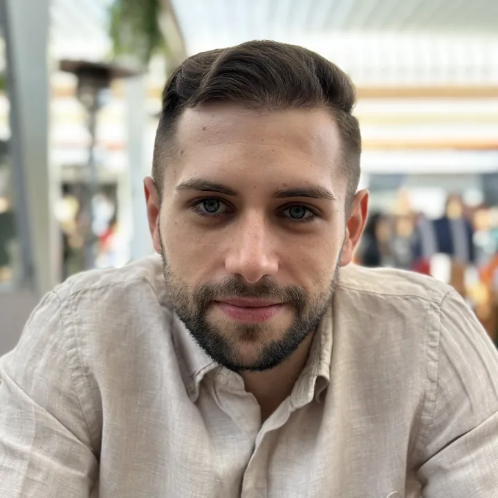 Portrait of Andrei Ciobanu, software architect and .NET consultant